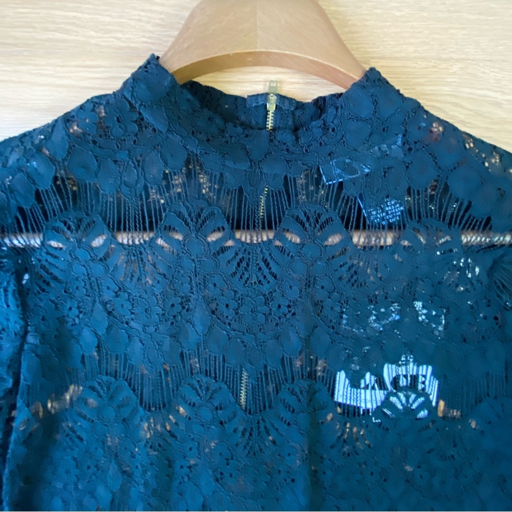 Black Lace Blouse / Back Cut Out S